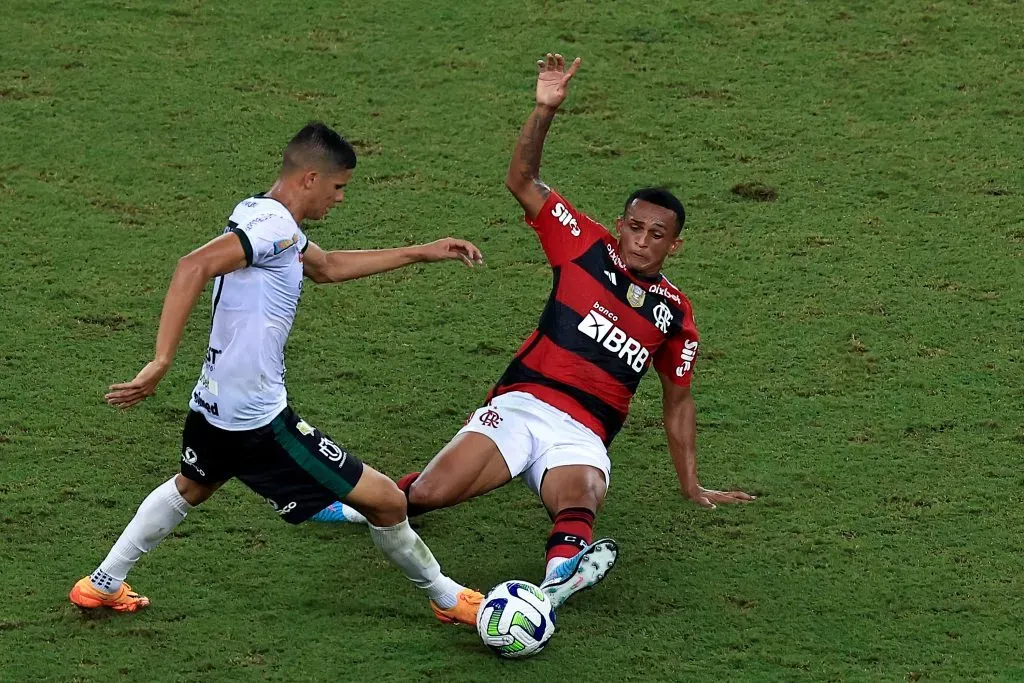 Wesley em partida contra o Maringá. (Photo by Buda Mendes/Getty Images)