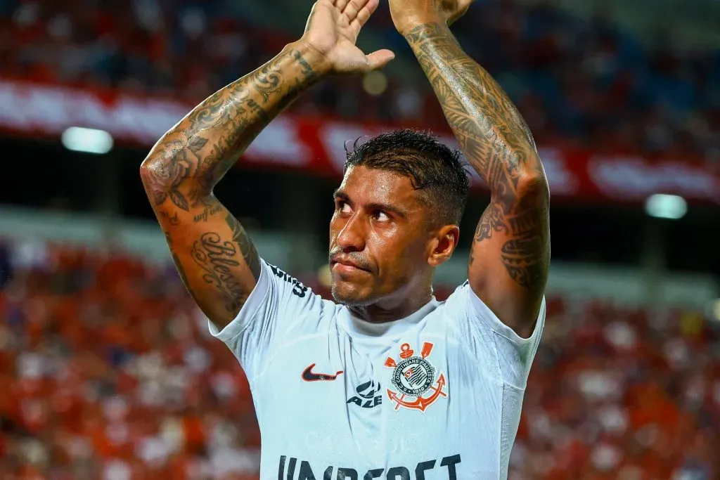Paulinho pelo Corinthians. Foto: Alexandre Lago/AGIF