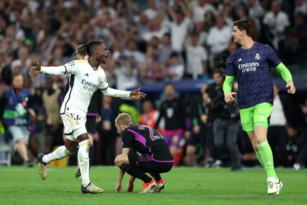 Real Madrid celebrando a classificação. (Photo by Clive Brunskill/Getty Images)