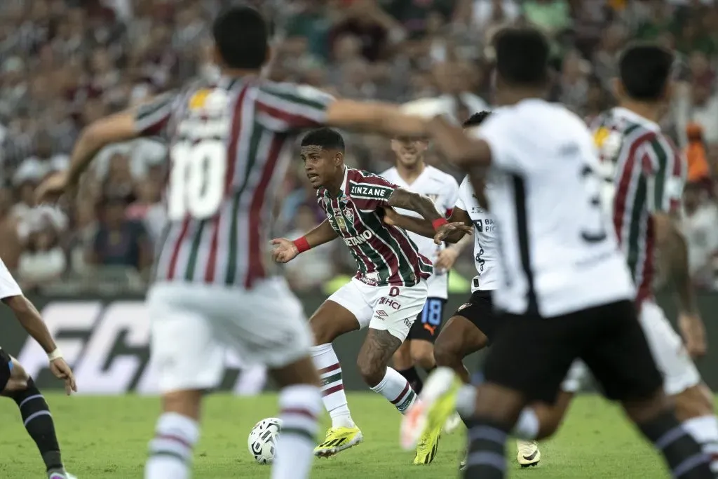 Fluminense quer se livrar de Kennedy. Foto: Jorge Rodrigues/AGIF