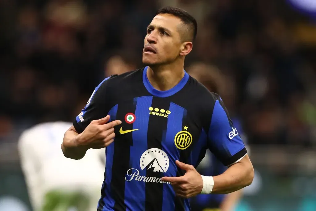 Alexis em campo pela Inter (Photo by Marco Luzzani/Getty Images)