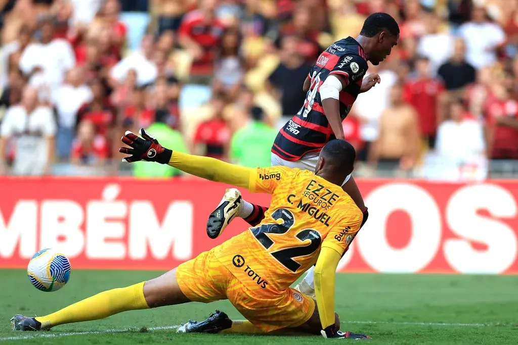 Lorran vs Corinthians. (Photo by Buda Mendes/Getty Images)