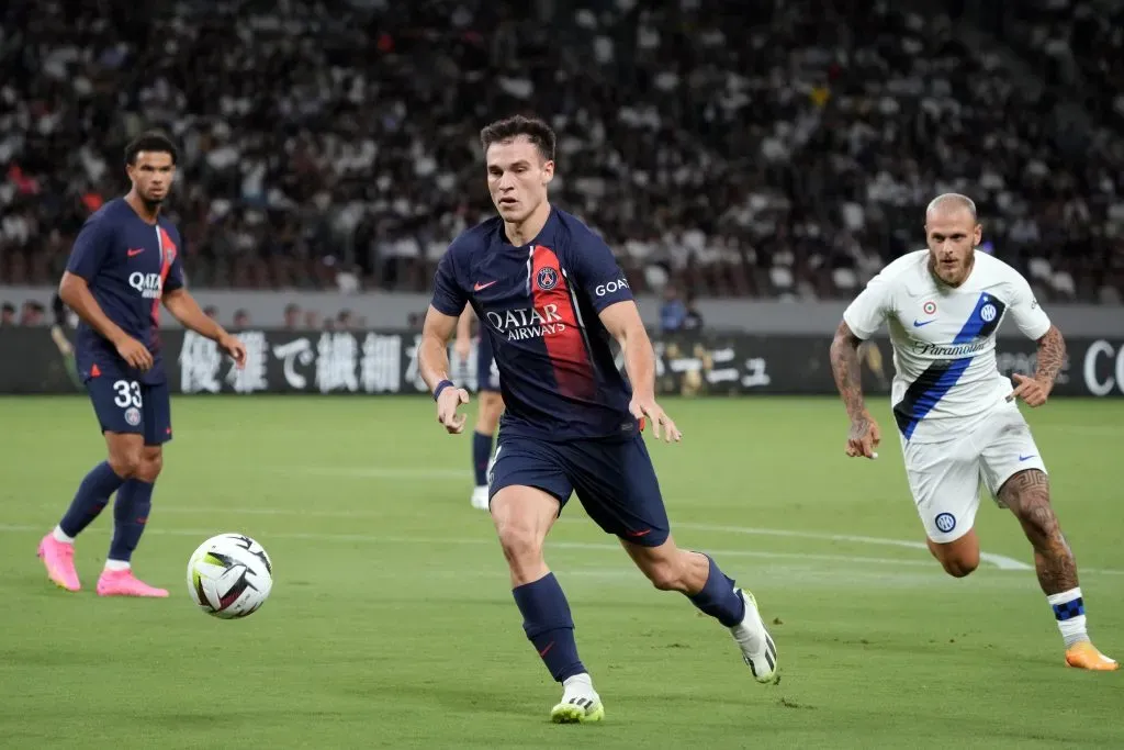 Manuel Ugarte em campo pelo PSG. Foto: Koji Watanabe/Getty Images.