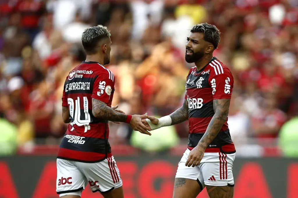 Arrascaeta e Gabigol jogando juntos no Flamengo. Foto: Wagner Meier/Getty Images