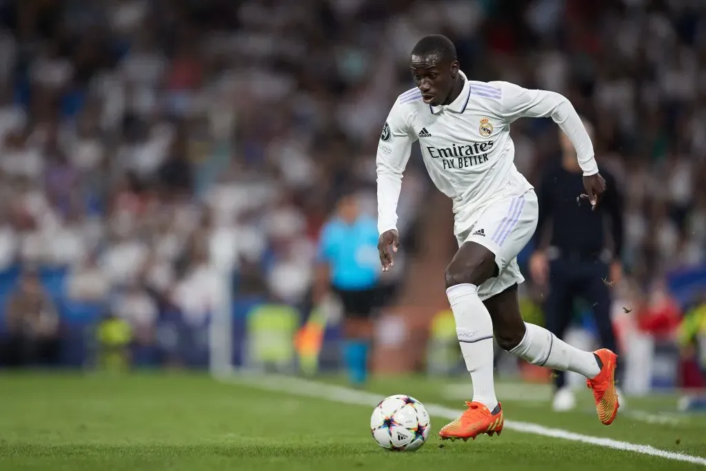 Ferland Mendy em ação pelo Real Madrid. (Photo by Gonzalo Arroyo Moreno/Getty Images)