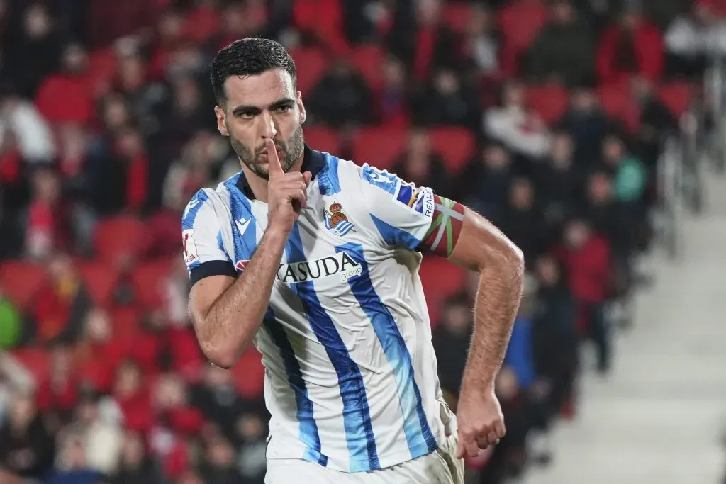 Mikel Merino é a bola da vez (Photo by Rafa Babot/Getty Images)