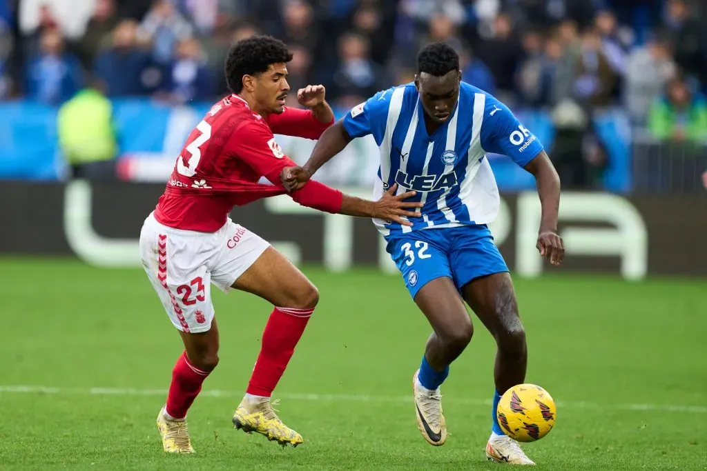 Samu Omorodion se destacou ao ser emprestado para o Alavés. Foto: Juan Manuel Serrano Arce/Getty Images