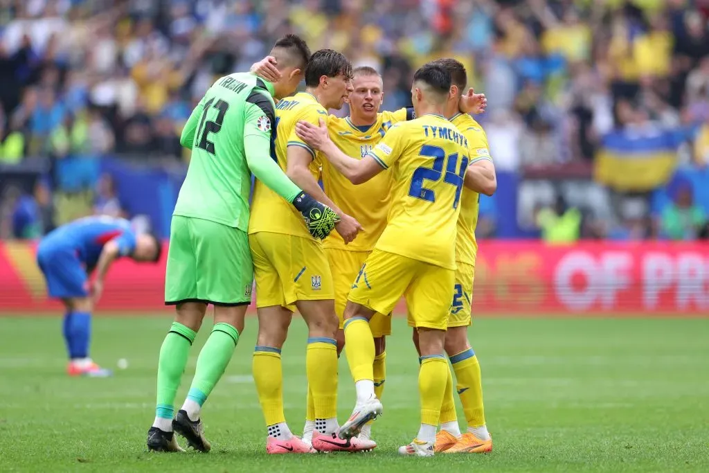 Jogadores da Ucrânia conquistaram sua primeira vitória na Euro. (Photo by Dean Mouhtaropoulos/Getty Images)