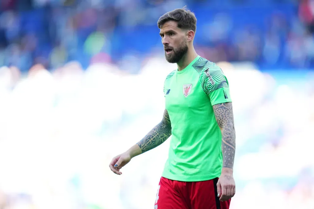 Iñigo Martínez tem futuro incerto (Foto: Alex Caparros/Getty Images)