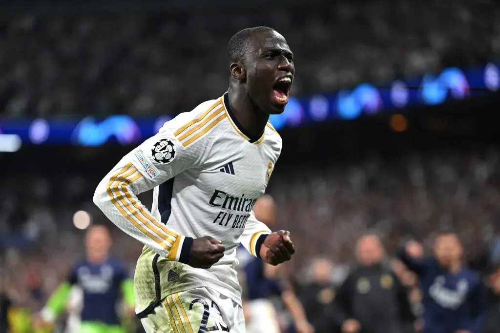 Ferland Mendy celebrando gol pelo Real Madrid. (Photo by David Ramos/Getty Images)