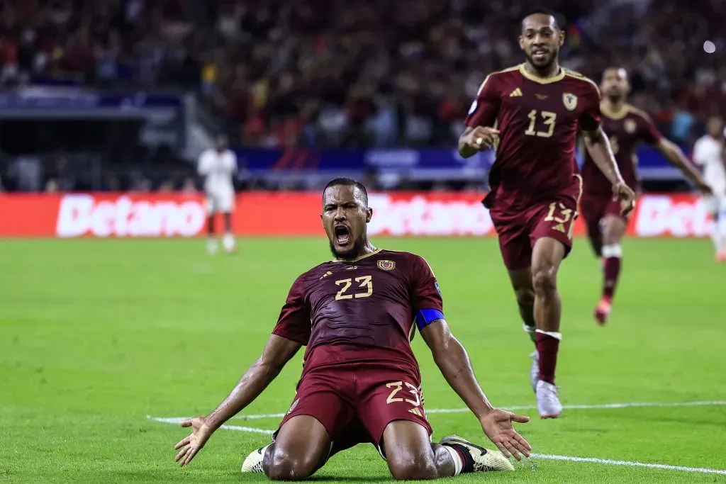 Salómon Rondón levou o jogo para as penalidades. (Photo by Buda Mendes/Getty Images)