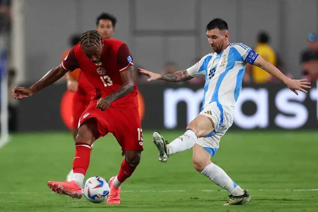 Lionel Messi em ação contra o Canadá. (Photo by Maddie Meyer/Getty Images)