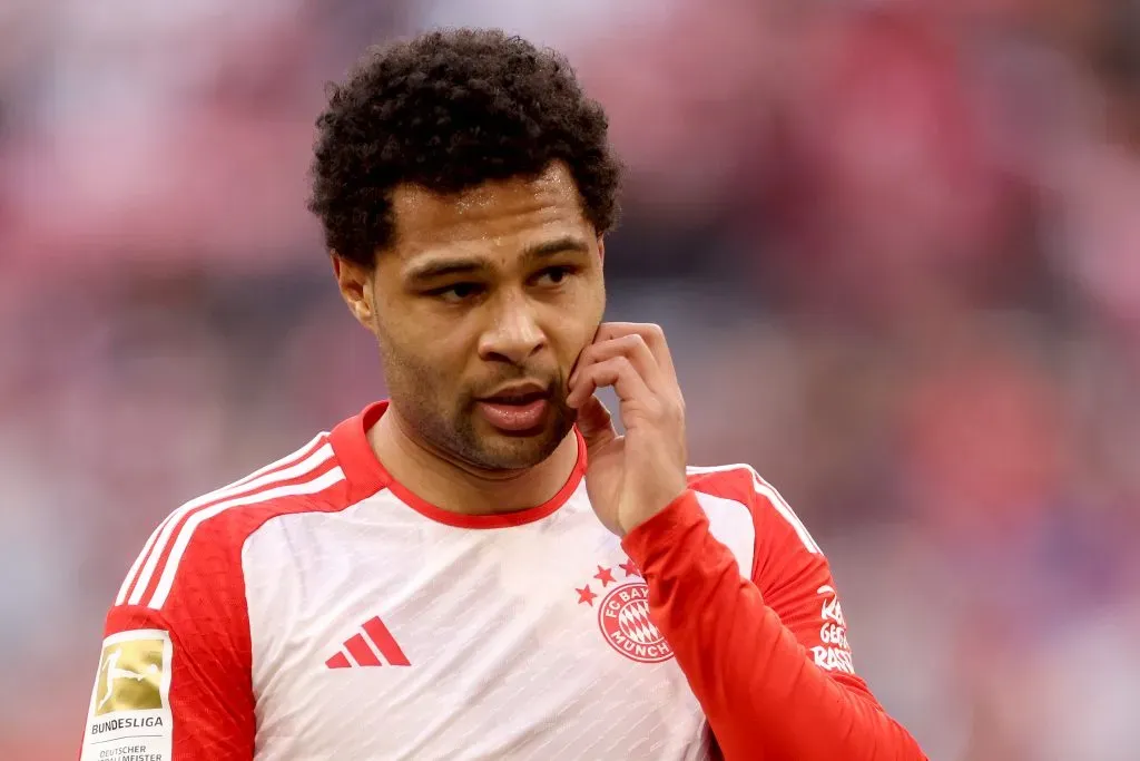 Gnabry é alvo do Arsenal (Photo by Alexander Hassenstein/Getty Images)