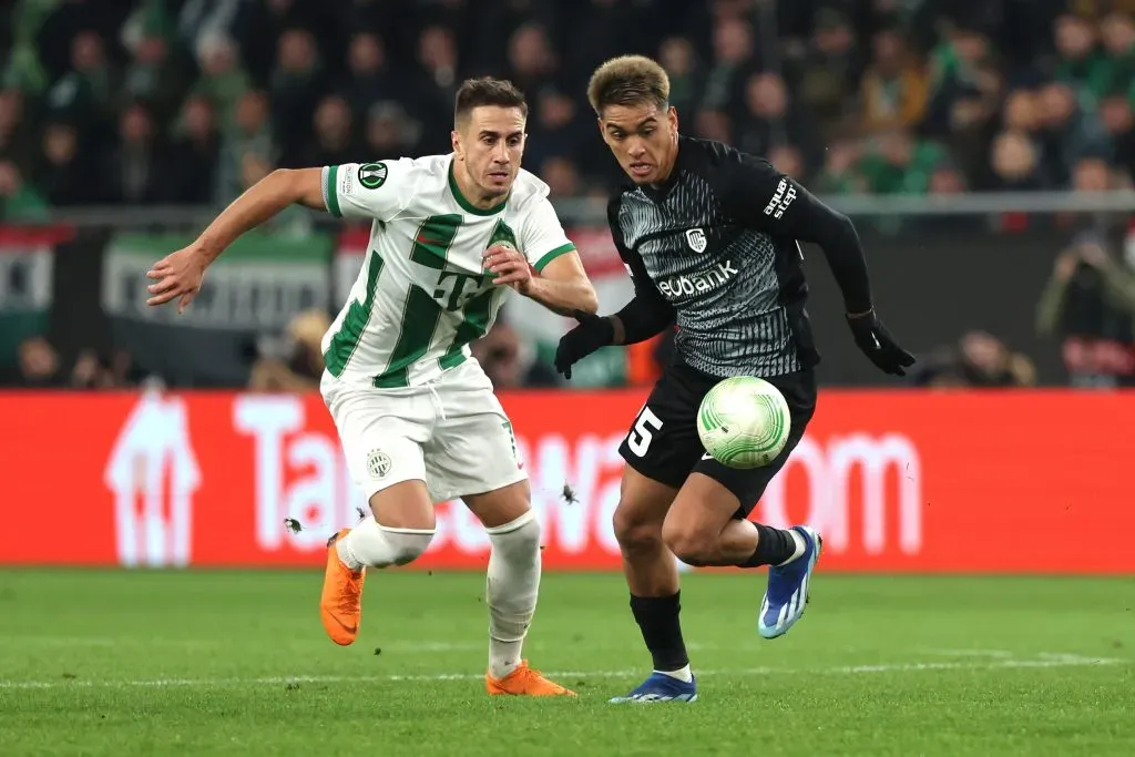 Matias Galarza com a camisa do Genk. (Photo by Laszlo Szirtesi/Getty Images)