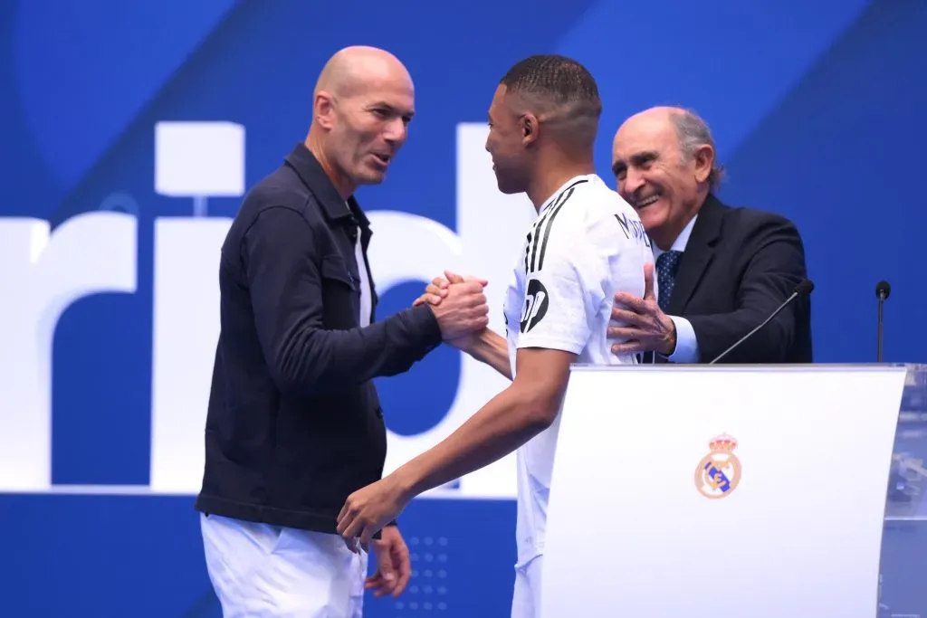 Zidane na apresentação de Mbappé. (Photo by David Ramos/Getty Images)