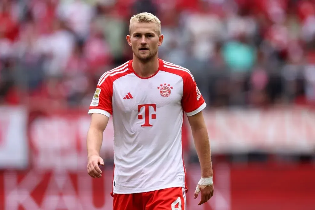 De Ligt em campo pelo Bayern (Photo by Alexander Hassenstein/Getty Images)