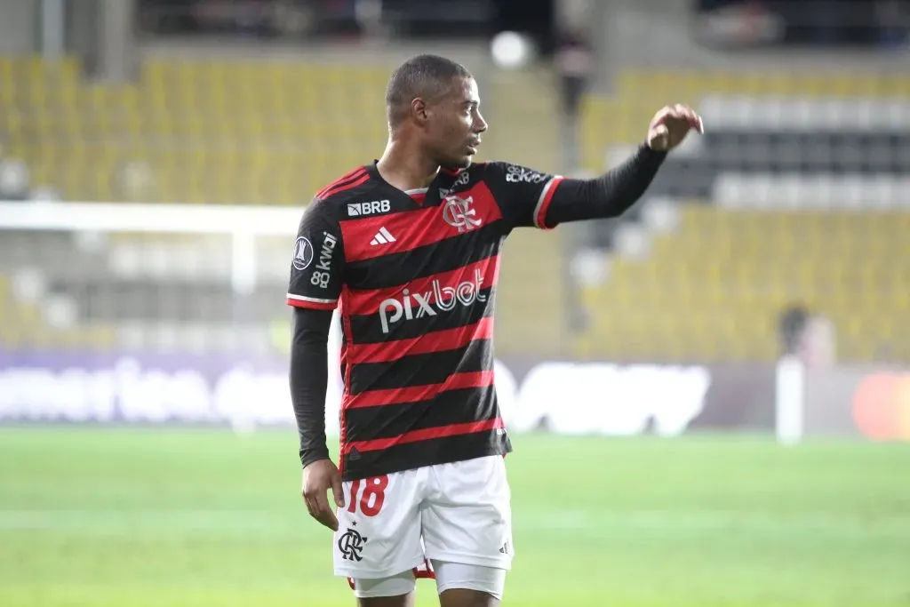 De La Cruz com a camisa do Flamengo. Foto: Lucas Gabriel Cardoso/AGIF