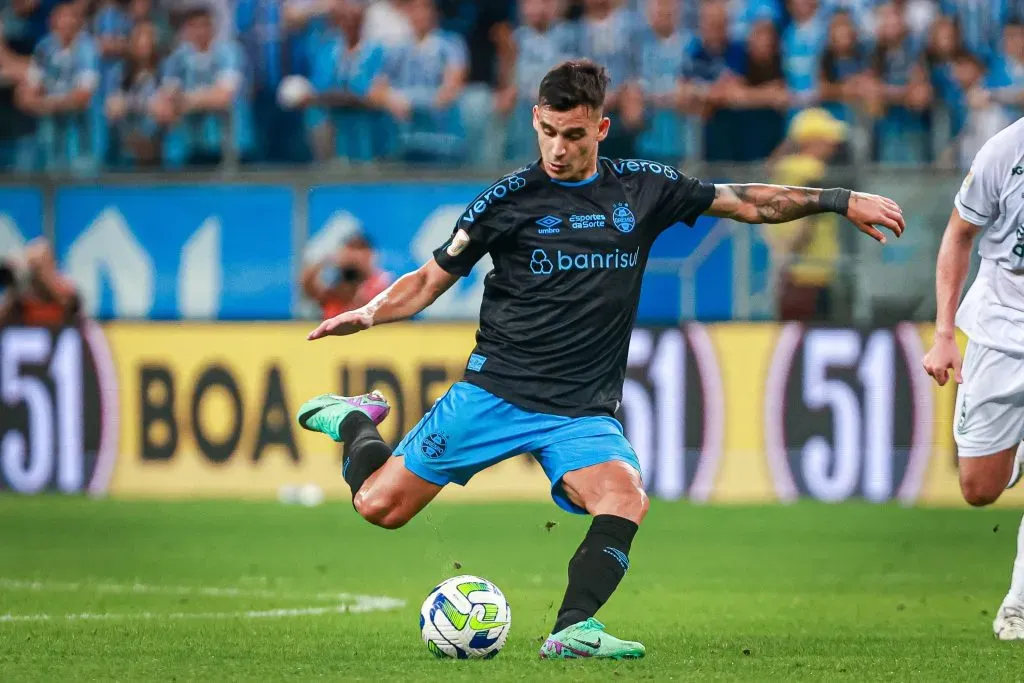 Franco Cristaldo em ação pelo Grêmio. Foto: Maxi Franzoi/AGIF