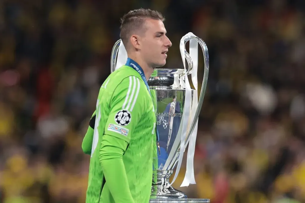 Lunin com a camisa do Real Madrid. Foto: IMAGO / Sportimage