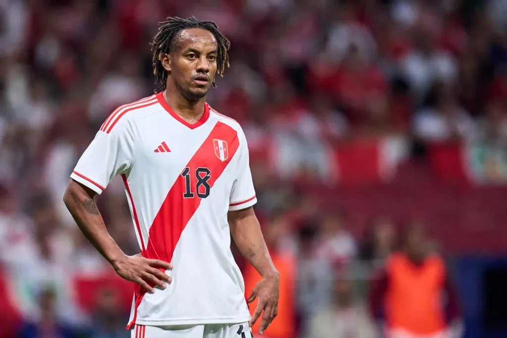 Carrillo em campo pelo Peru (Photo by Alex Caparros/Getty Images)