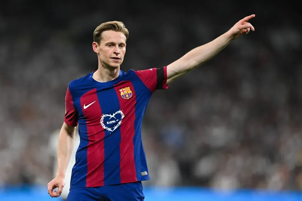 De Jong em campo pelo Barcelona (Photo by David Ramos/Getty Images)