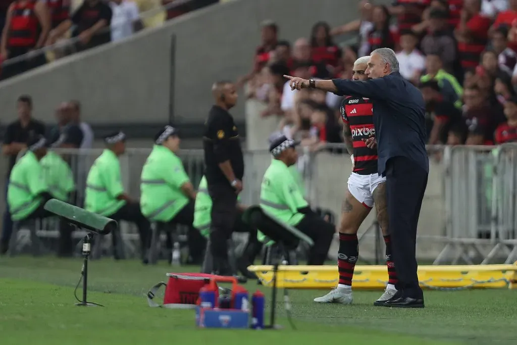 Tite e Gabigol durante partida contra o Fortaleza. (Photo by Wagner Meier/Getty Images)