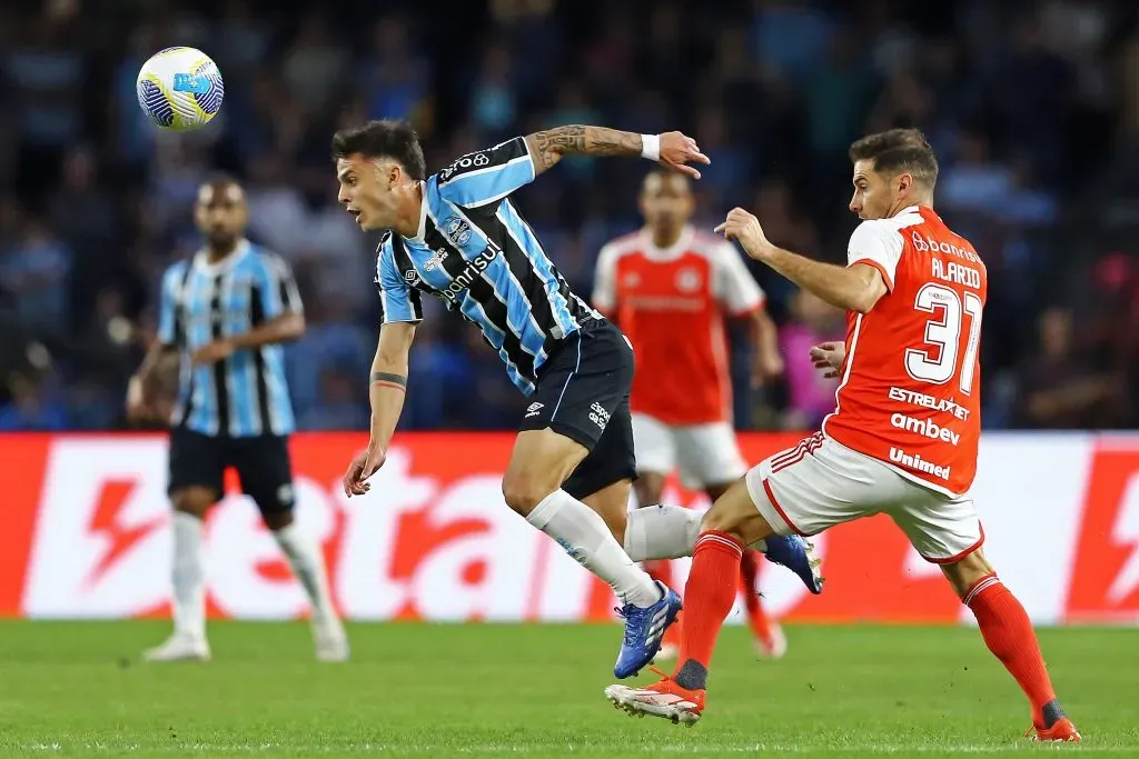 Corinthians negocia com Alario. (Photo by Heuler Andrey/Getty Images)