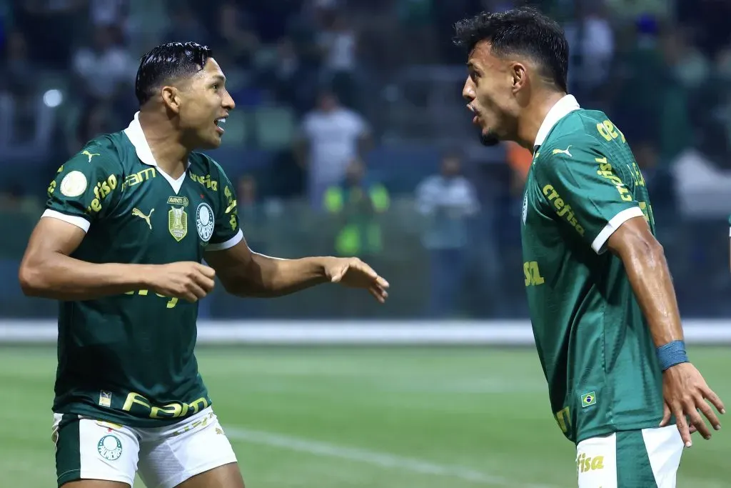 Rony e Gabriel Menino podem sair do Palmeiras ao final da temporada. Foto: Marcello Zambrana/AGIF