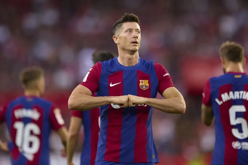 Lewandowski pode deixar a Espanha (Photo by Fran Santiago/Getty Images)