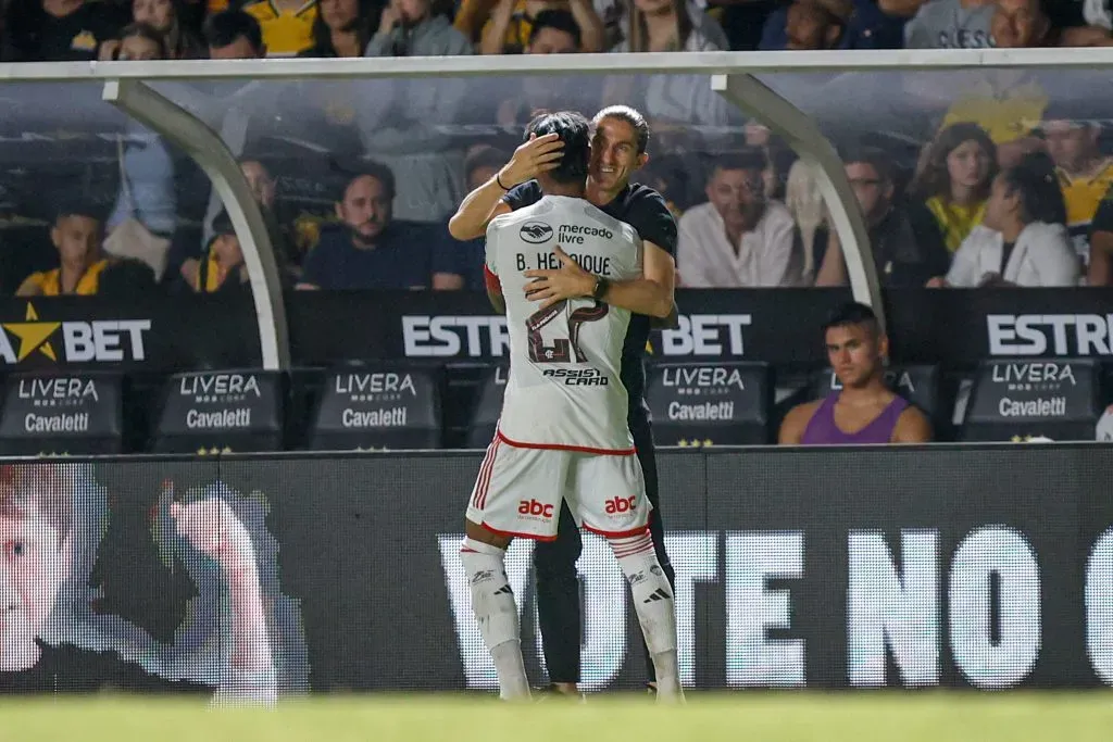 Bruno Henrique e Filipe Luís, Flamengo. Foto: Leonardo Hubbe/AGIF