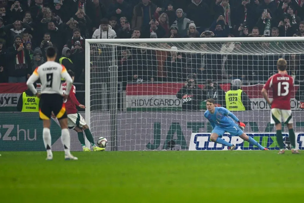 Szoboszlai à la Panenka engana o guarda-redes. Foto: Imago