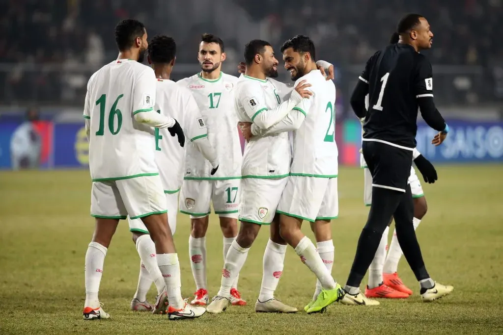 A seleção de Omã poderá fazer história se conseguir o passaporte para o próximo Mundial. Foto: Chung Sung-Jun/Getty Images.