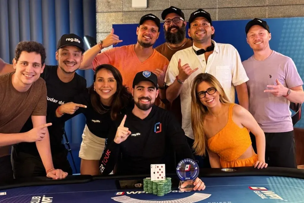 Daniel Oliveira celebrou com a torcida no WPT Voyage