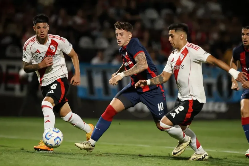 Duelo picante en la cancha de Platense. (Foto: Prensa San Lorenzo)