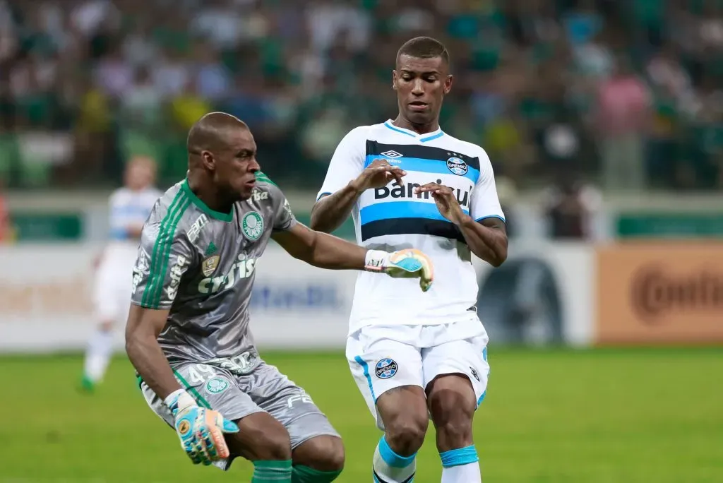 Foto: Marcello Zambrana/AGIF – Walace, ex-Grêmio, admitiu sonho de defender o Flamengo em futuro próximo