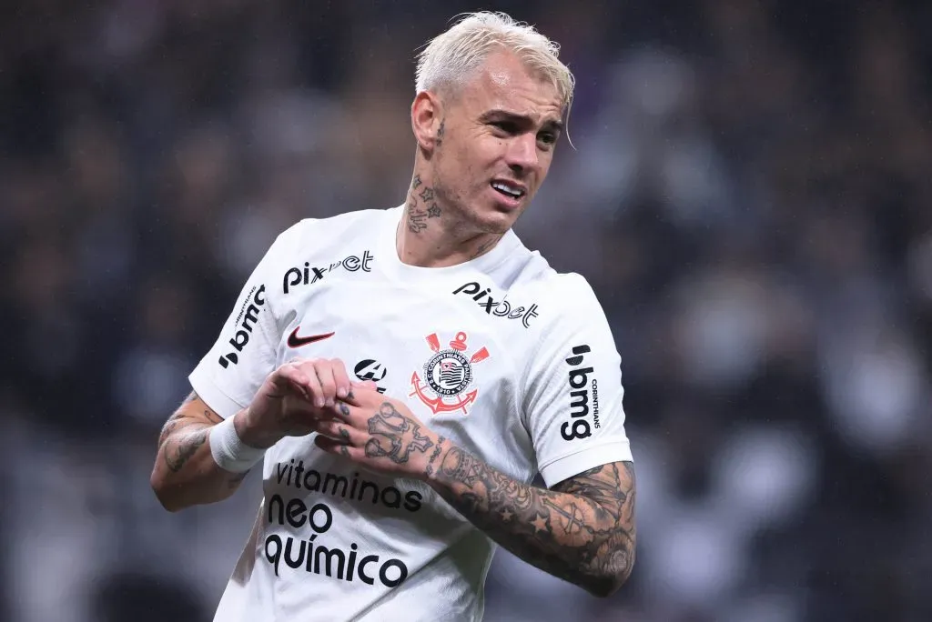 Foto: Ettore Chiereguini/AGIF – Torcida do Corinthians não quer perder o camisa 10.