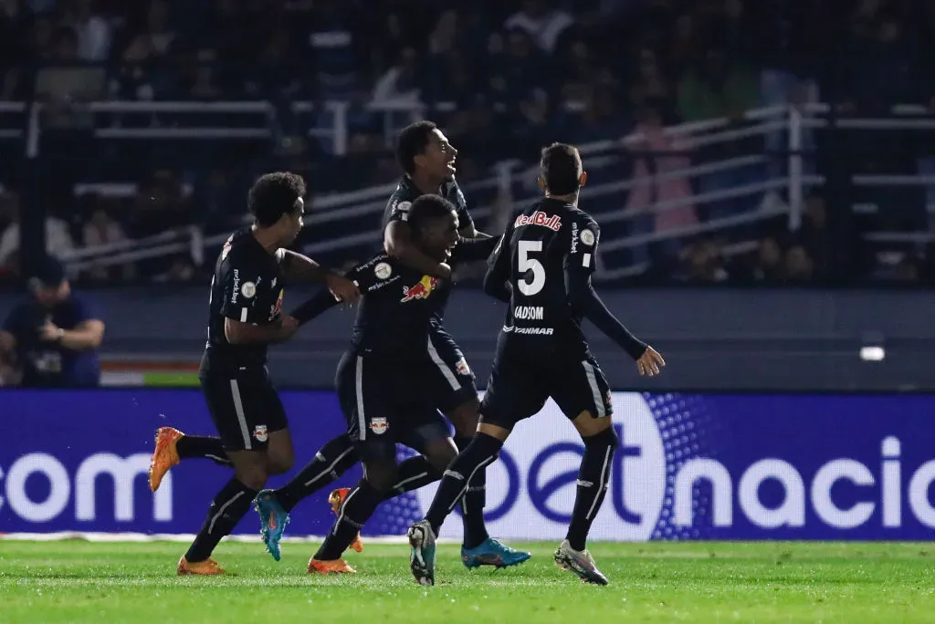 Bragatino goleou o Flamengo no 1° turno