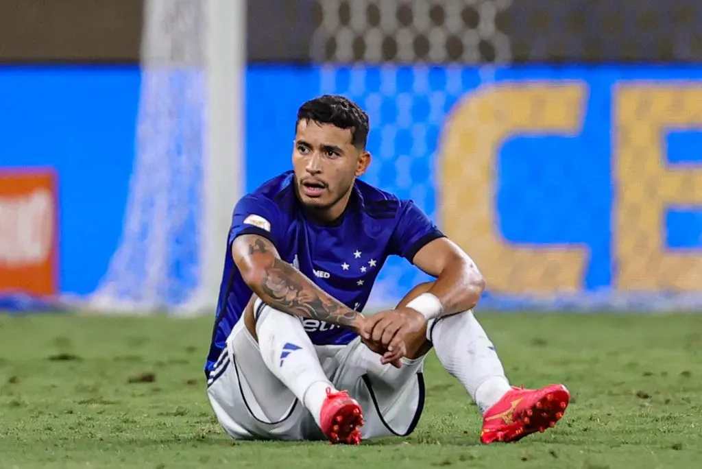 Willian do Cruzeiro lamenta o empate ao final da partida contra o Vasco no estadio Mineirao pelo campeonato Brasileiro A 2023. Gilson Lobo/AGIF