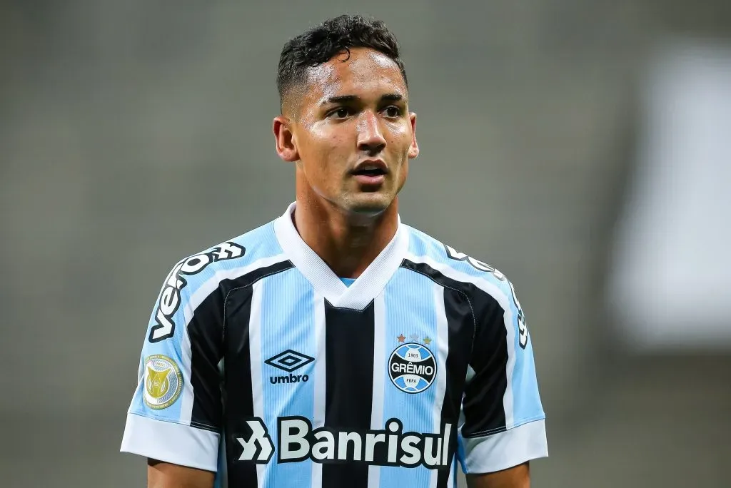 Jhonata Robert virou assunto no Grêmio – Foto: Pedro H. Tesch/AGIF.