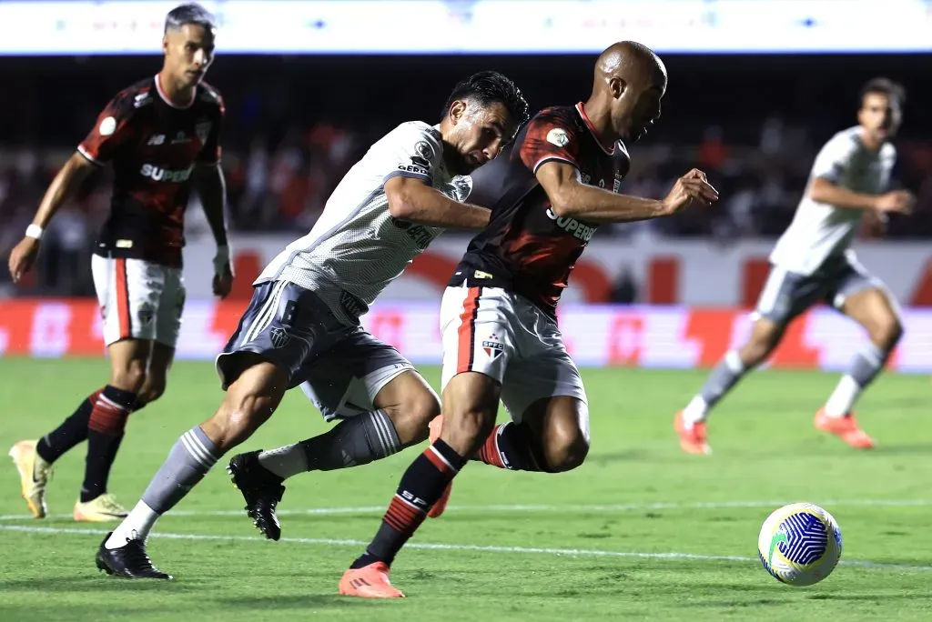 Lucas em partida contra o Galo. Foto: Marcello Zambrana/AGIF