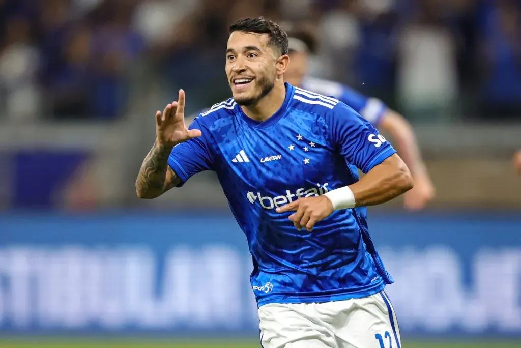 William em jogo pelo Cruzeiro. Gilson Lobo/AGIF.