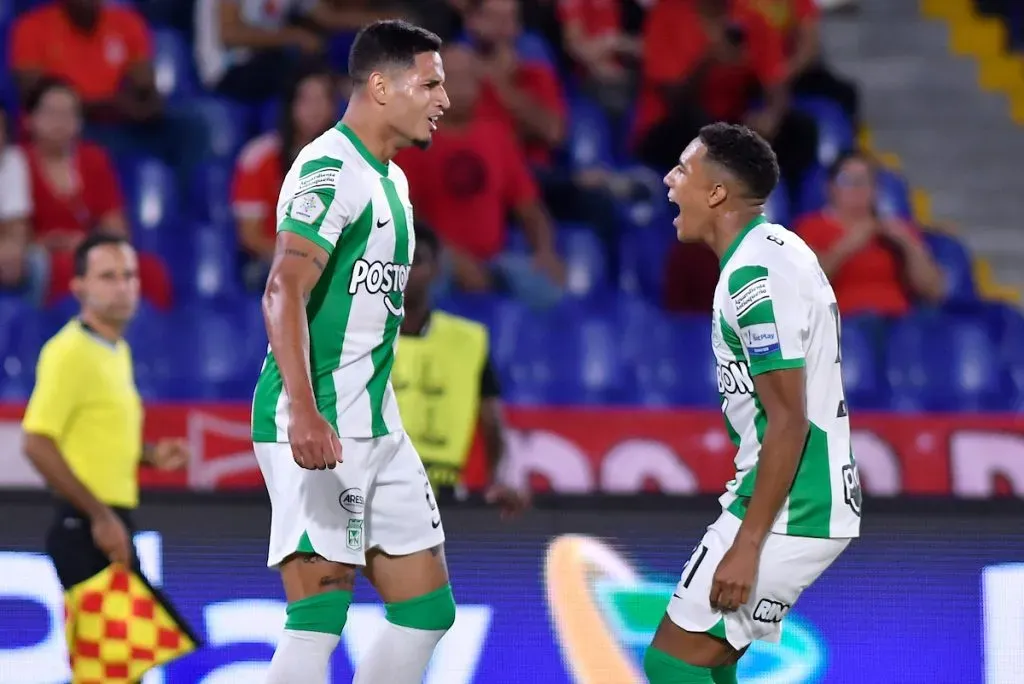 Eric Ramírez, celebra después de anotar el primer gol de su equipo durante partido entre América de Cali y Atlético Nacional por la fecha 4, cuadrangulares semifinales, como parte de la Liga BetPlay DIMAYOR II 2023 jugado en el estadio Pascual Guerrero de la ciudad de Cali. Foto: VizzorImage / Gabriel Aponte / Staff.