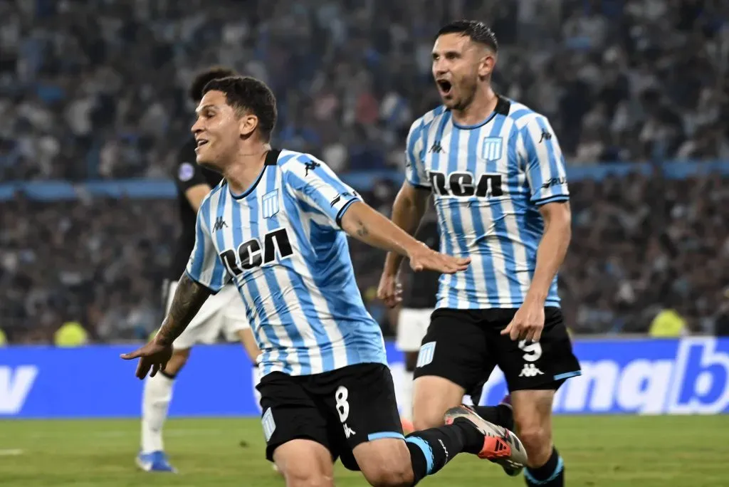 Juan Fernando Quintero festejando con Racing Club de Avellaneda vs Corinthians. Foto: Imago.