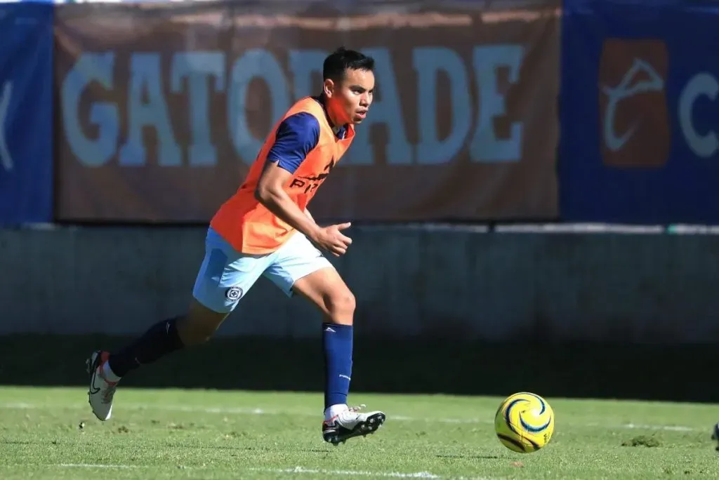 Charly Rodríguez, talentoso jugador de Cruz Azul.
