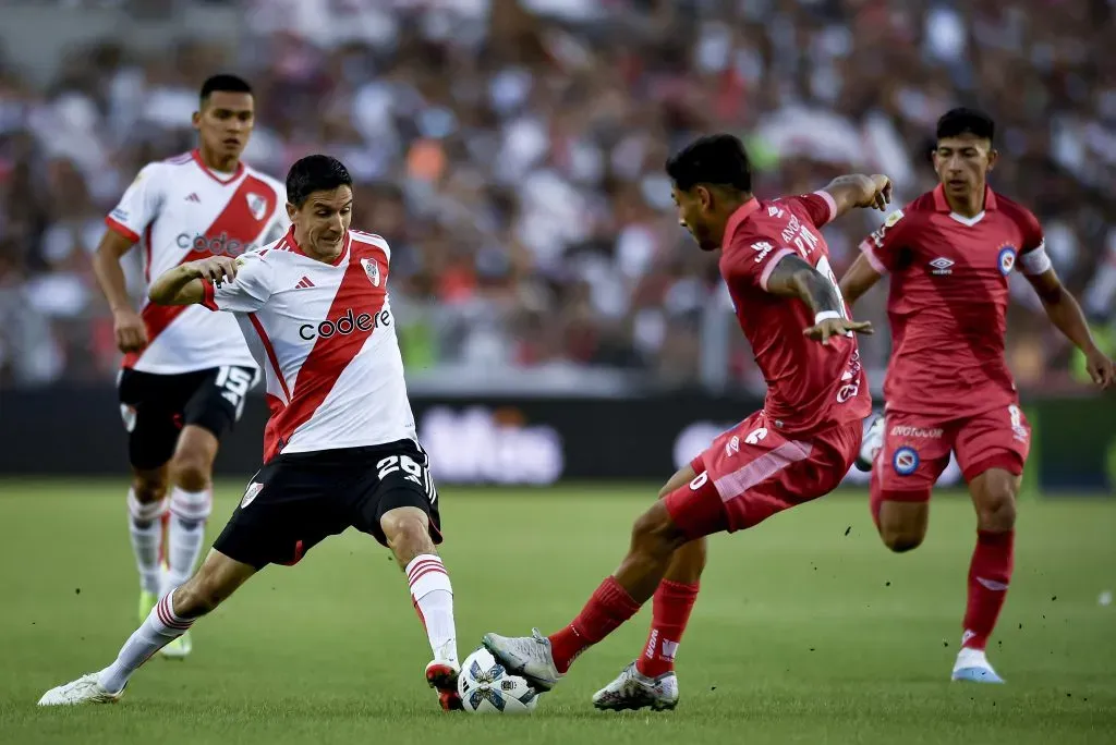 Román Vega ya jugó en el Estadio Monumental con la camiseta de Argentinos Juniors. (Foto: Getty).