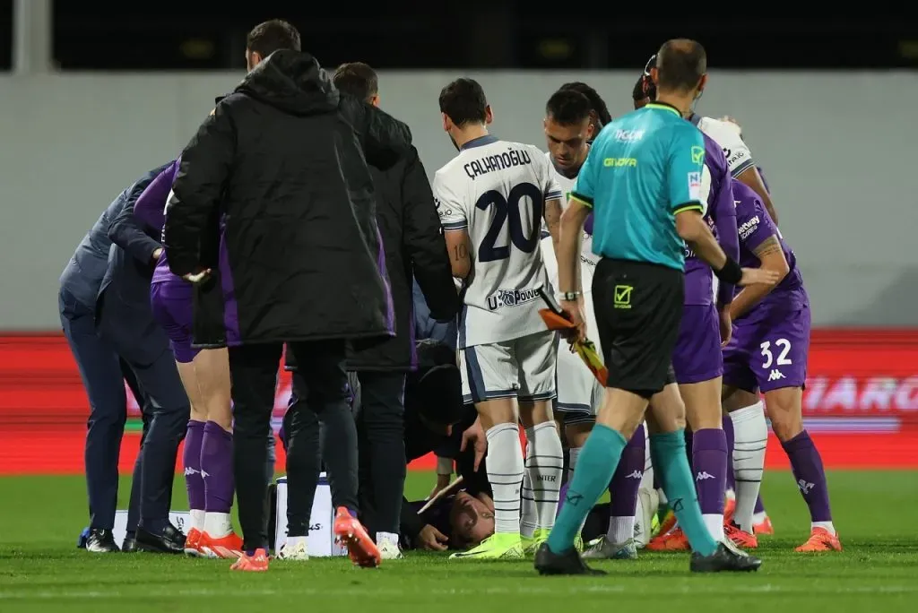 Los cuerpos médicos de ambos equipos asistieron al volante (Getty Images)