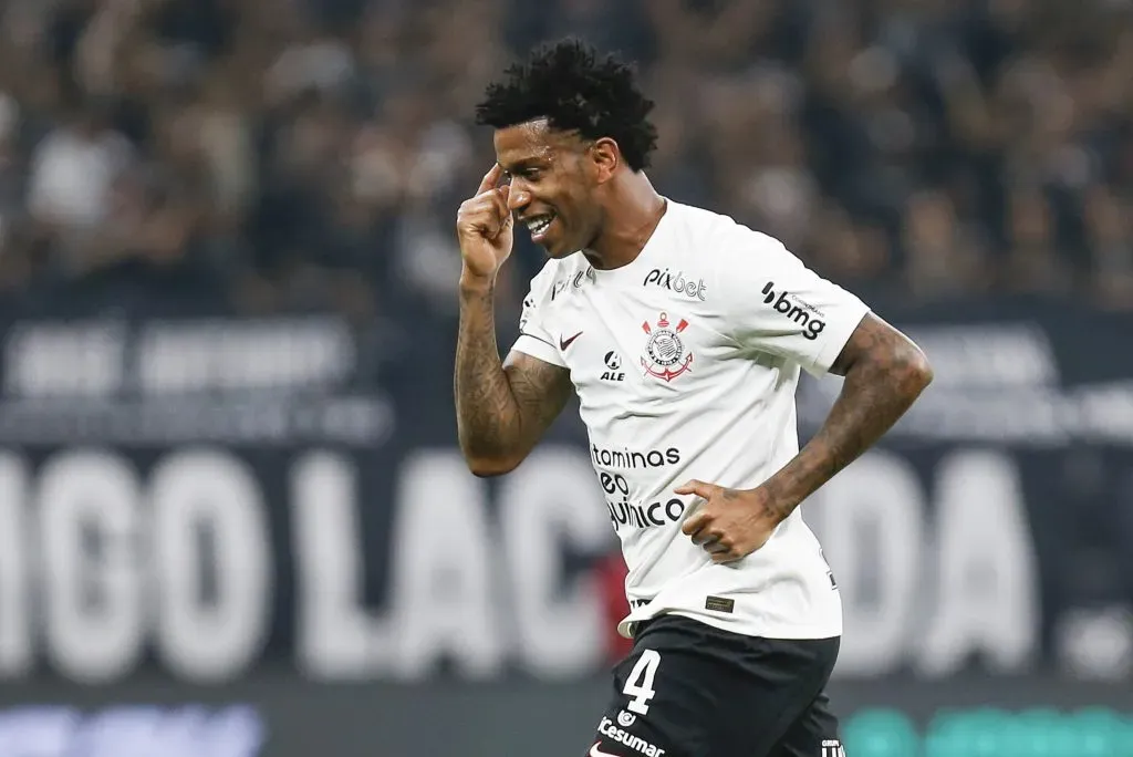 Gil em ação pelo Corinthians (Photo by Ricardo Moreira/Getty Images)