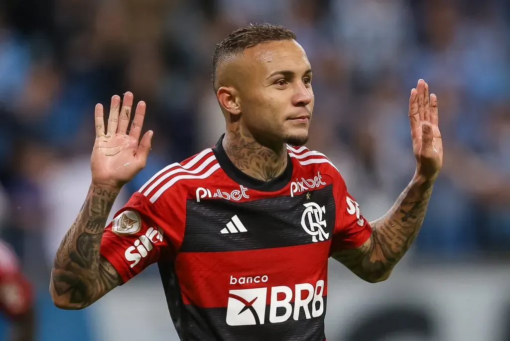 Cebolinha em campo pelo Flamengo (Photo by Pedro H. Tesch/Getty Images)