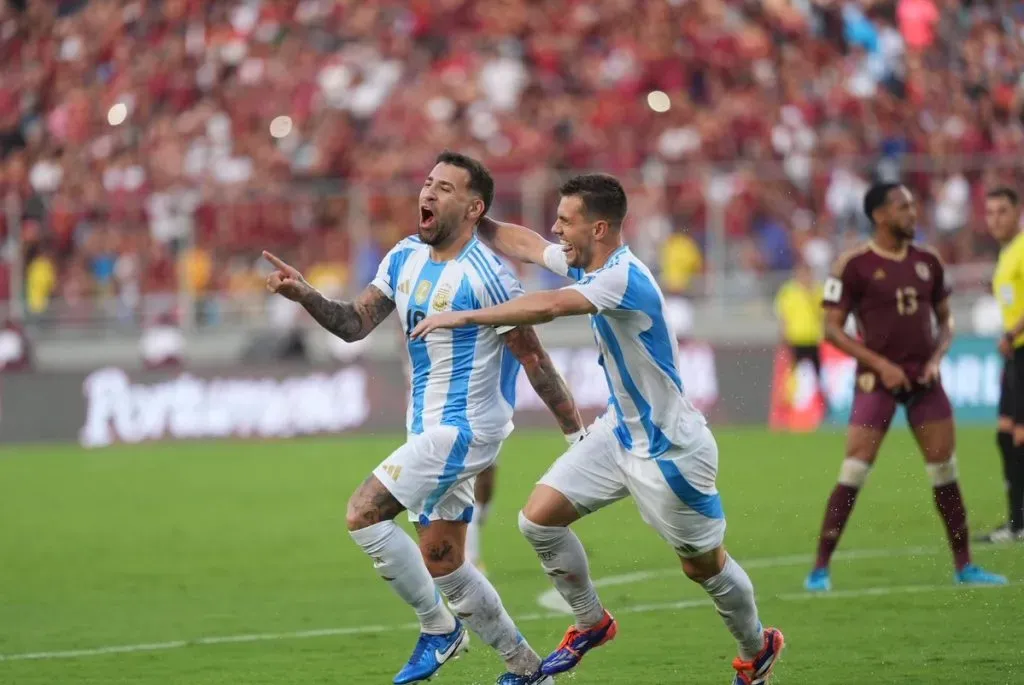 Otamendi celebrando su tanto. (Foto: Selección Argentina)