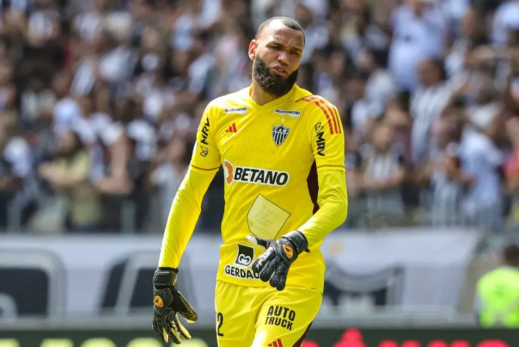 Everson está fora do duelo contra o Goiás – Foto: Gilson Lobo/AGIF